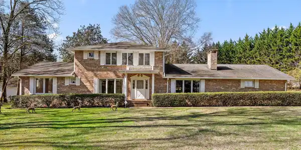 9113 Edgewater Road