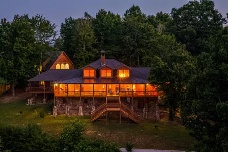 260 Lakeside Lodge Lane