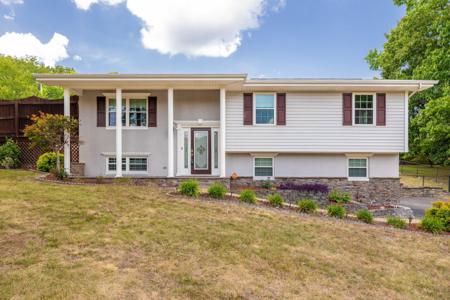 2511 Hunt Heights Dr