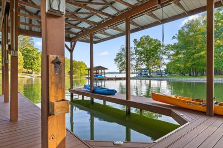 372 Debbie Dr