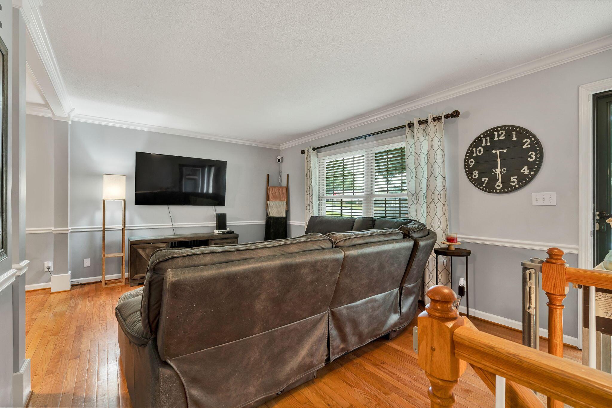 Image 4: 25-web-or-mls-DSC03606