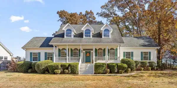 2940 Chimney Lake Circle