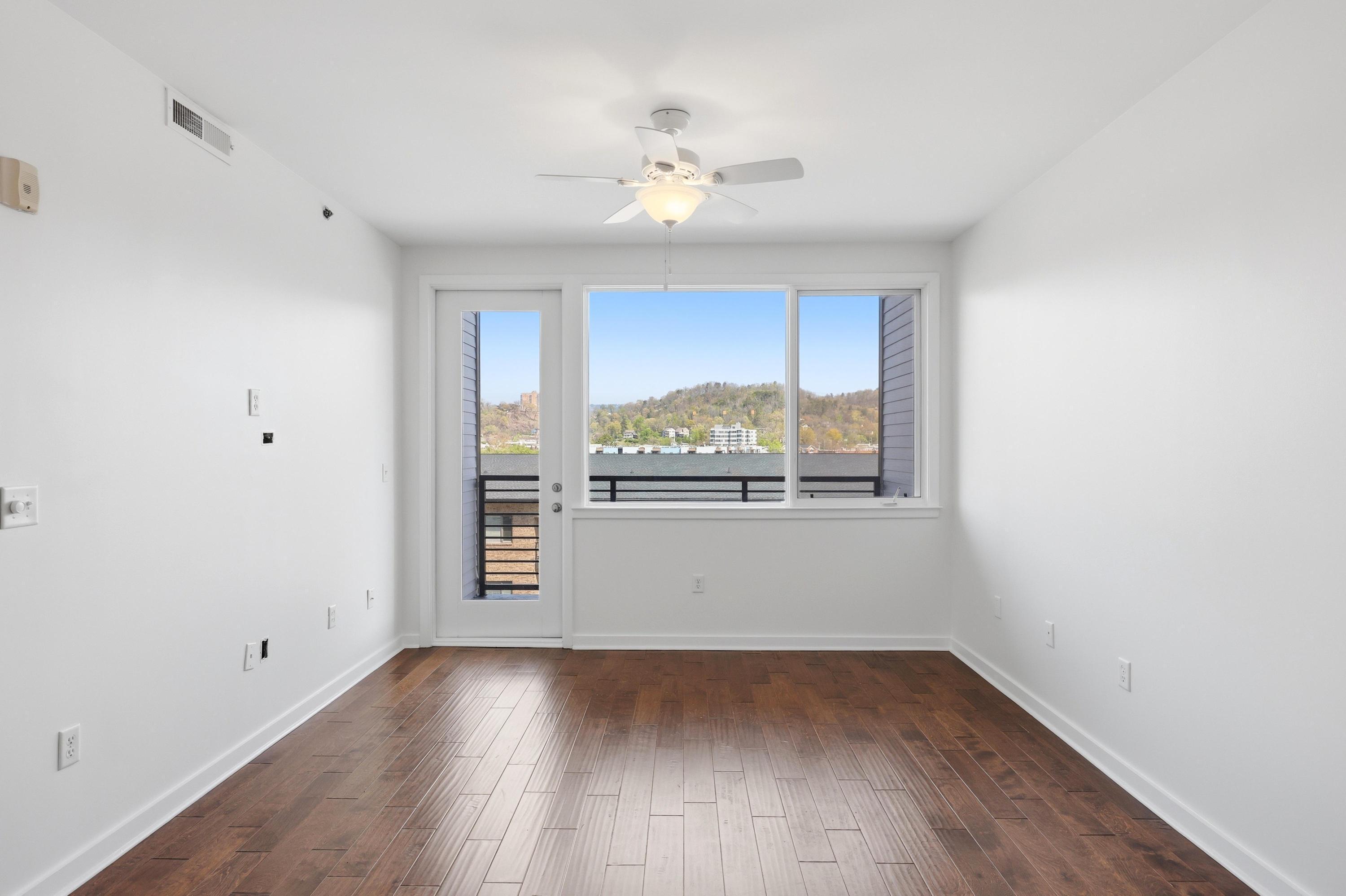 Image 2: Living Area