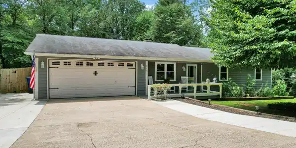 275 NW Sue Cir