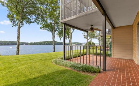 4336 Lakeshore Lane