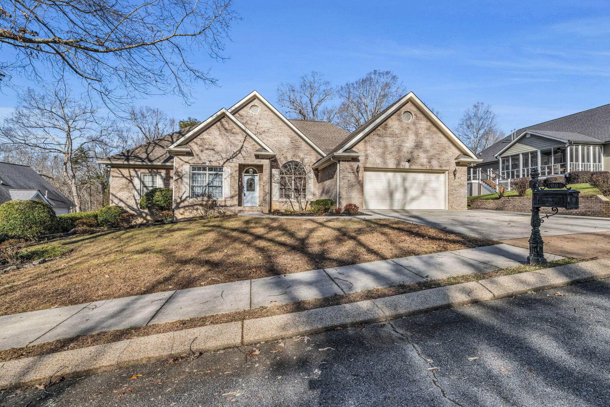 Image 3: 2-web-or-mls-1096-harbor-landing-dr