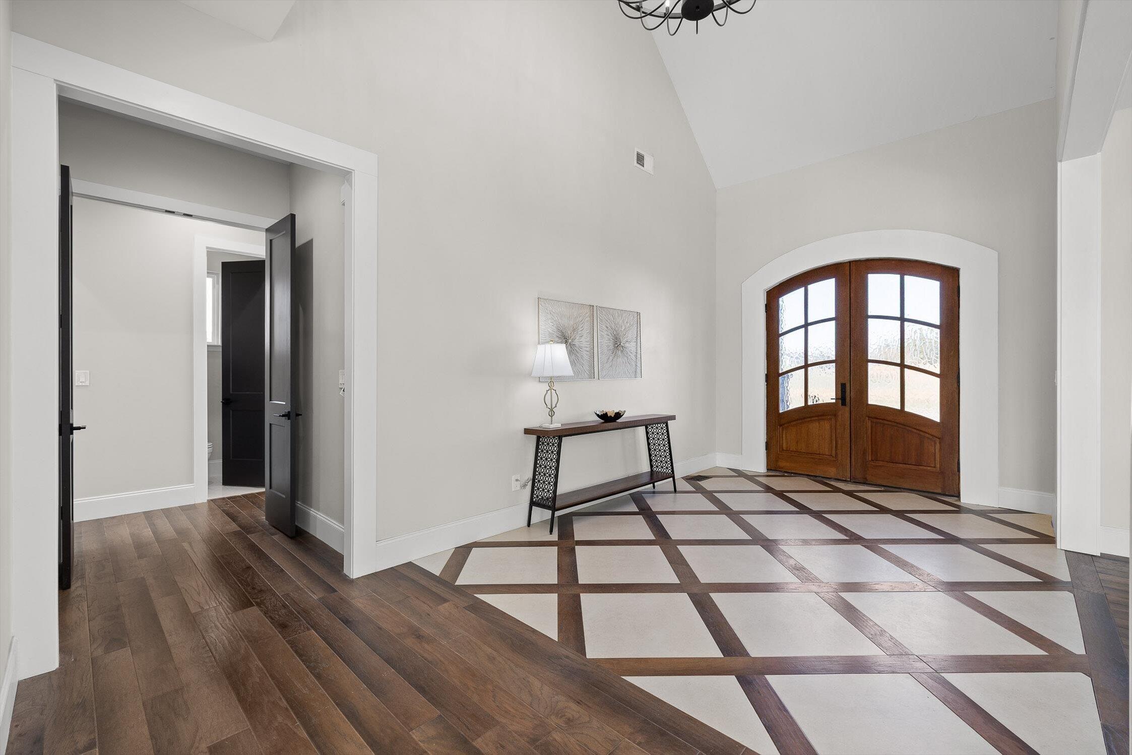 Image 4: 05-Edgewater-4