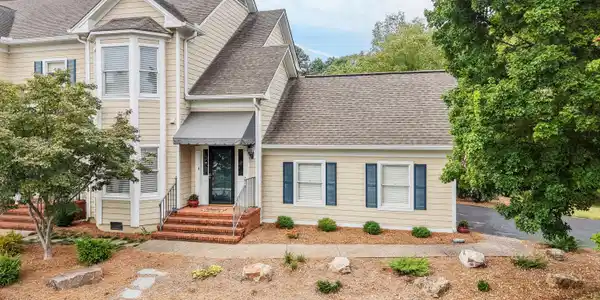 1220 Bridgewater Lane