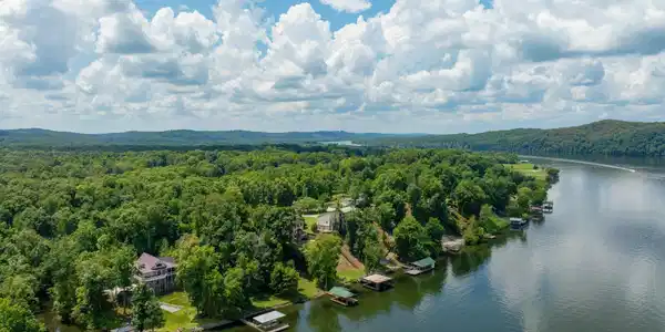 Image 4: 17 - 357 Russell Ln - Drone