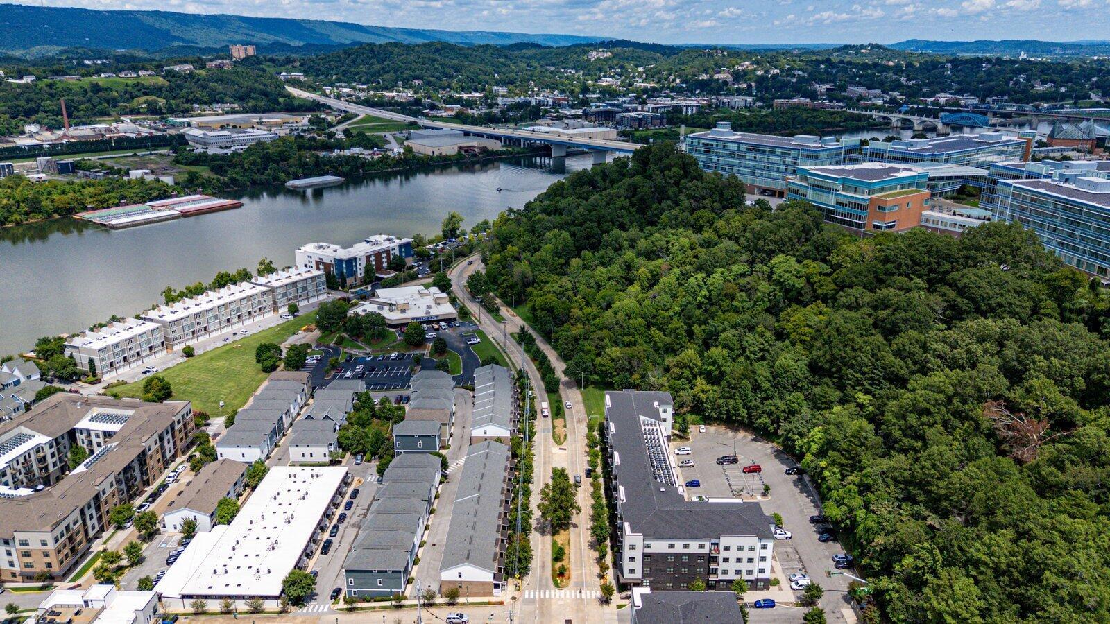 Image 2: 782 Riverfront Pkwy 419-2