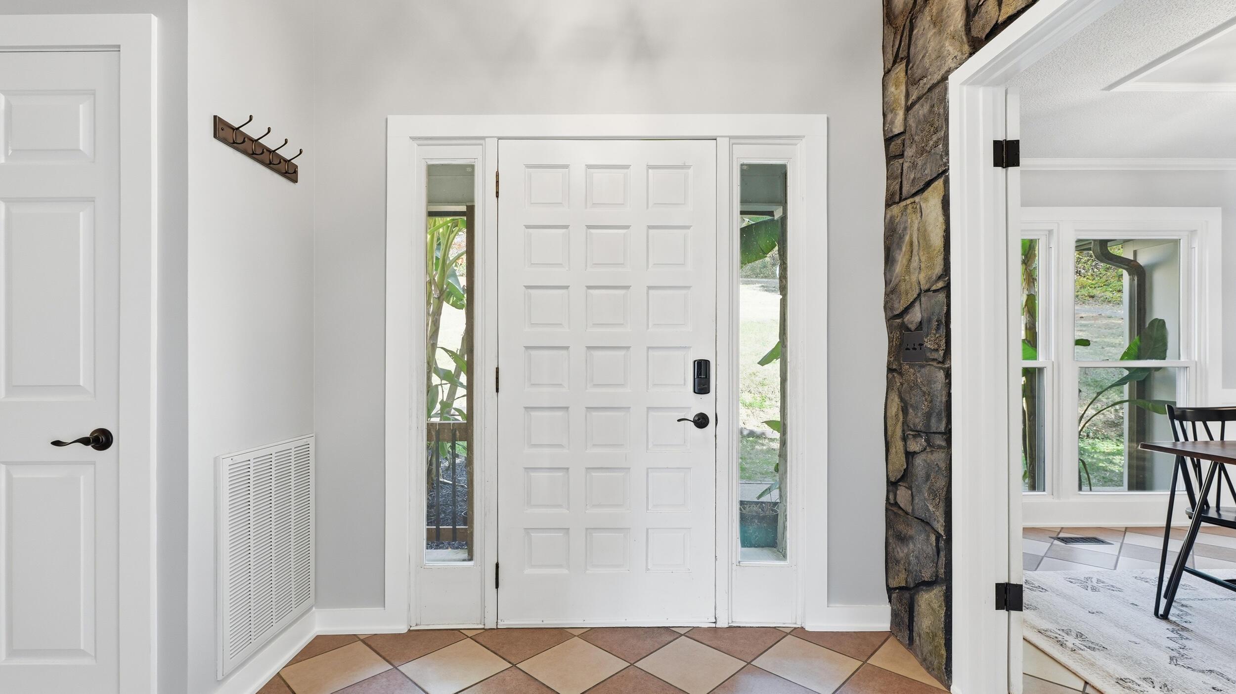 Image 3: 3591 Kings Rd-4