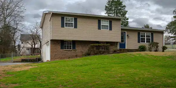 2306 Lakesite Dr