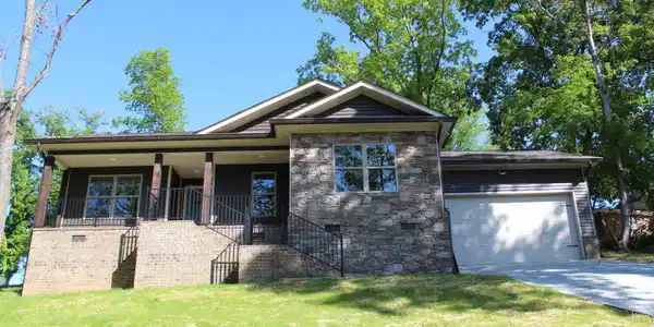 239 Lakeview Circle Dr