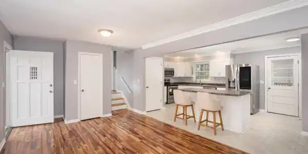 Image 3: Open Floorplan