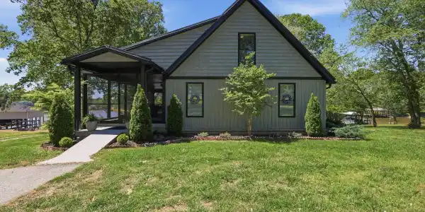302 Windmill Lane