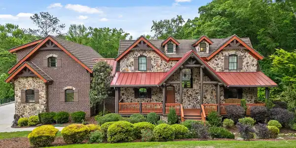 2022 River Bluff Drive
