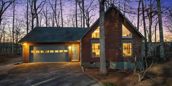 757 Lakehaven Circle