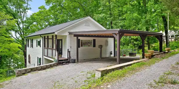 15033 Log Cabin Lane