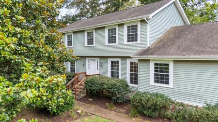 4805 Woodland Circle