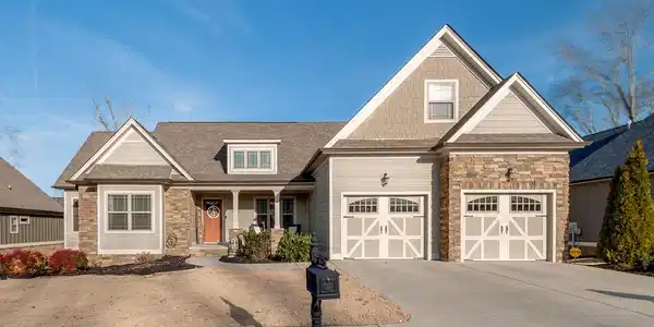 8445 Denison Ln