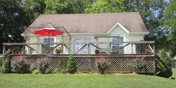 112 Cross Ave