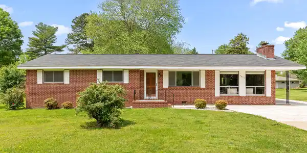 7853 Hixson Pike