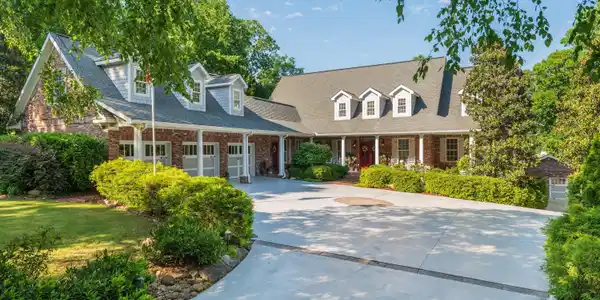 1979 Emerald Pointe Dr