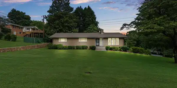 4838 Glenmar Circle
