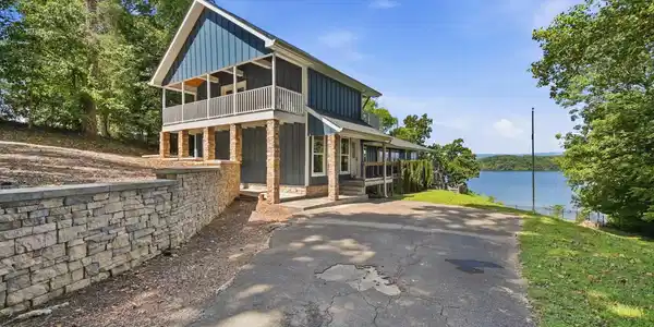 Image 4: 14310 Bluffview Dr-3