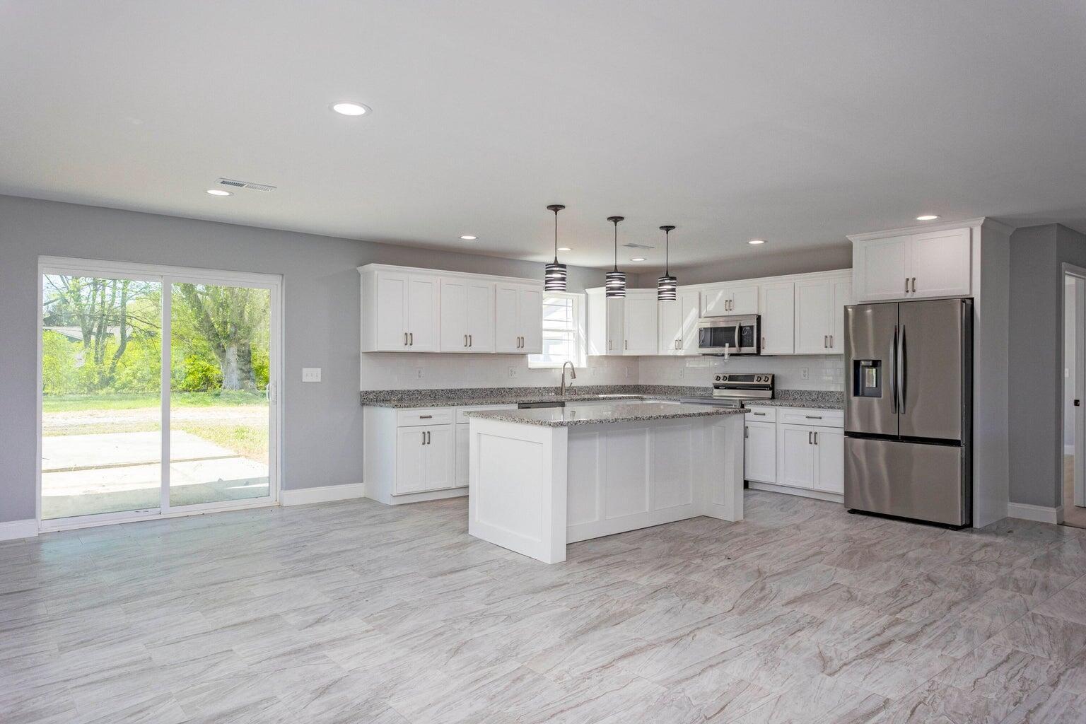 Image 2: Kitchen