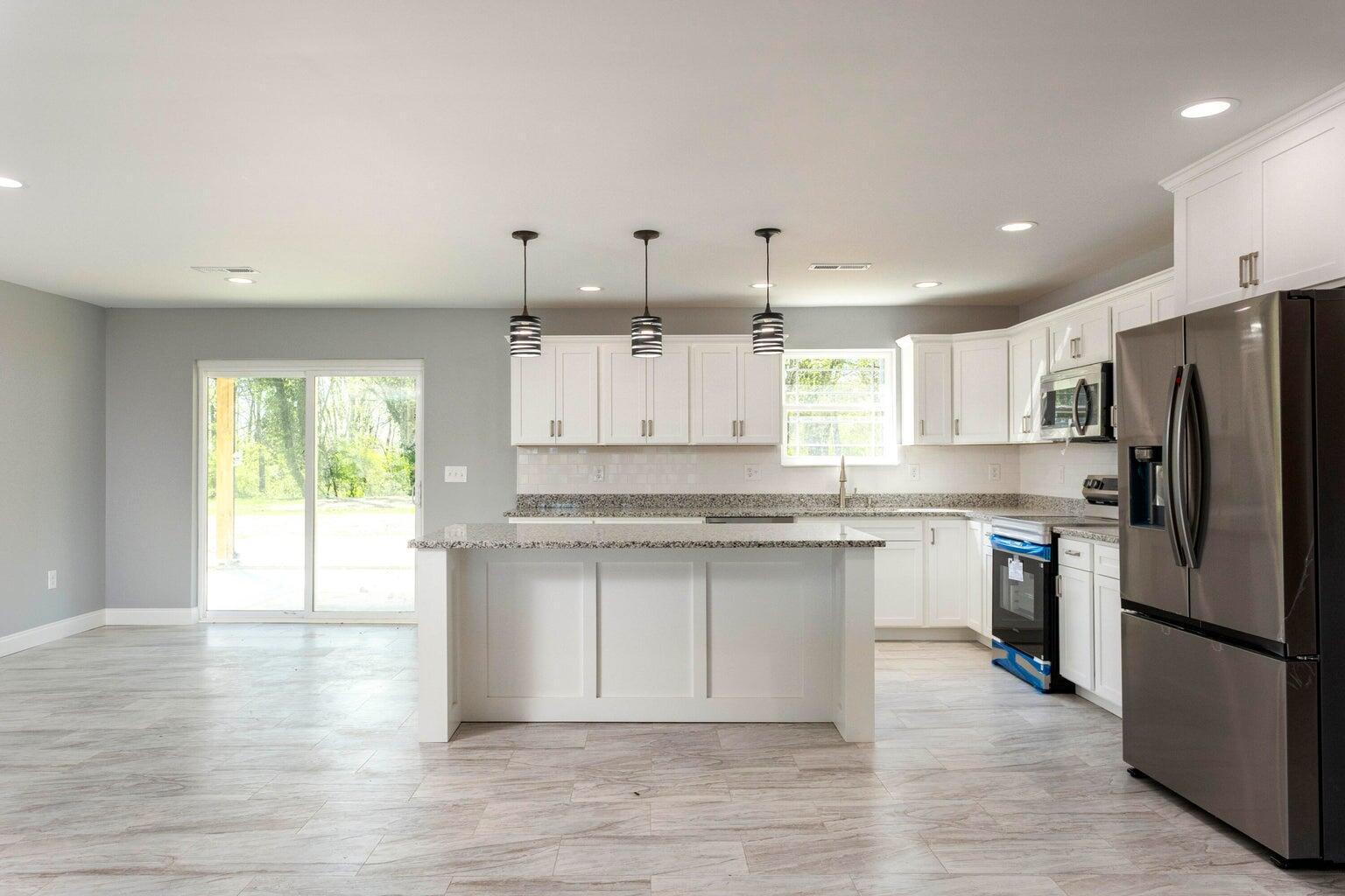 Image 3: Kitchen