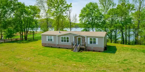 1118 Holly Glen Lane