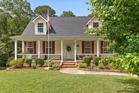 2819 Chimney Lake Circle