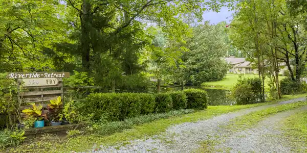 324 Sam Johnson Rd