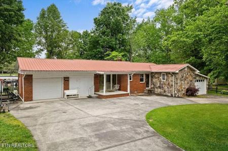 125 Horseshoe Bend Lane