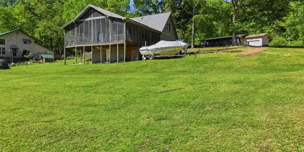 Image 2: 18860 River Canyon Rd-13