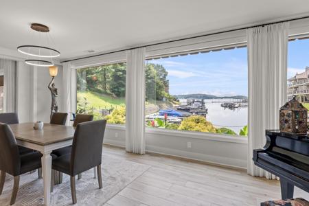 4274 Lakeshore Lane
