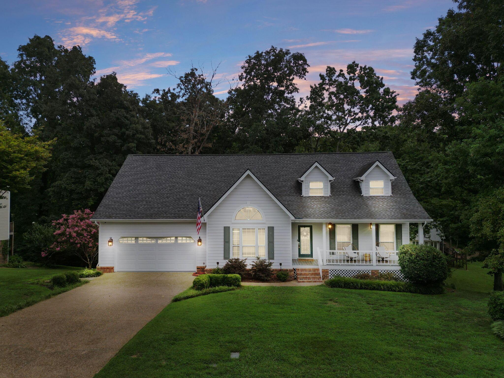 Image 2: 2-web-or-mls-12424 Creek Hollow-Megan-2