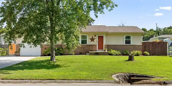 Image 3: 01-1837 S Prairie-33