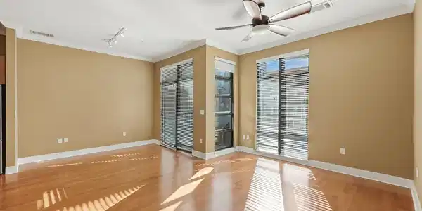 Image 4: 3_129 walnut st-3