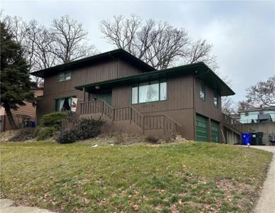 445 Shoreline Drive