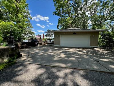 60 Ridge Avenue