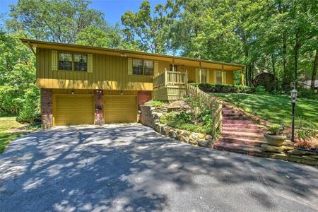 3090 Greenlake Drive