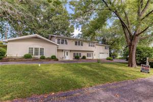 161 Lake Shore Drive