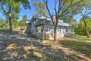 115 Lake Shore Drive