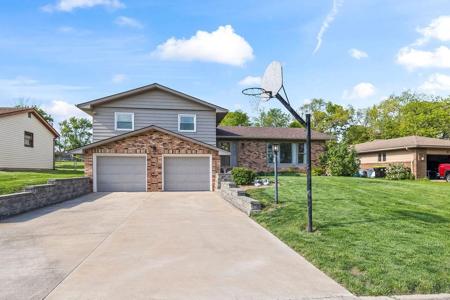 2440 Ivy Lane
