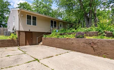 1332 Oak Drive