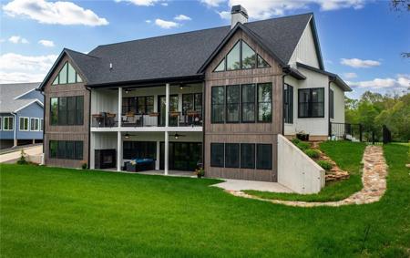 10028 Pineridge Drive