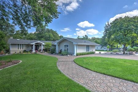 14 Knollwood Drive