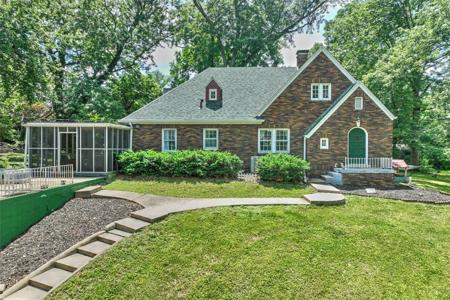 35 Lombardy Drive